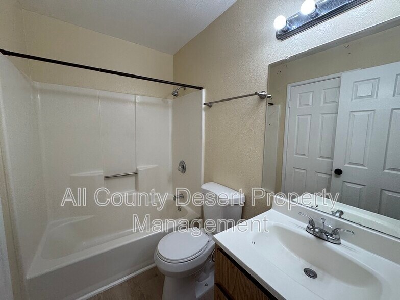 Building Photo - 13079 Eliseo Rd