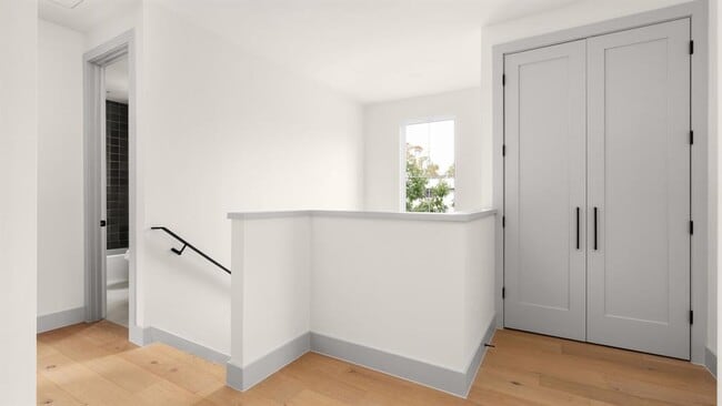 Building Photo - 4901 Gladeview Dr