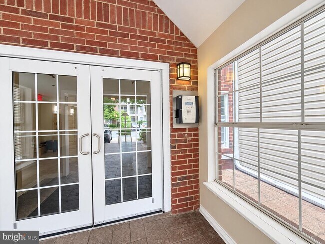 Building Photo - 3315 Wyndham Cir