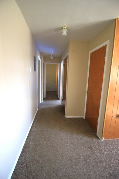 Building Photo - 703 Silverbow Ave