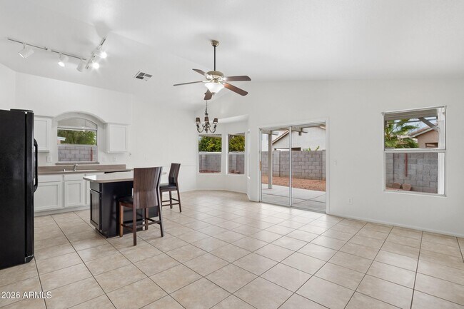 Building Photo - 15661 W Hammond Dr