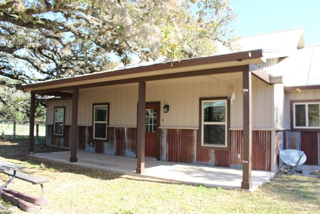 Building Photo - 701 Bushwhack Rd