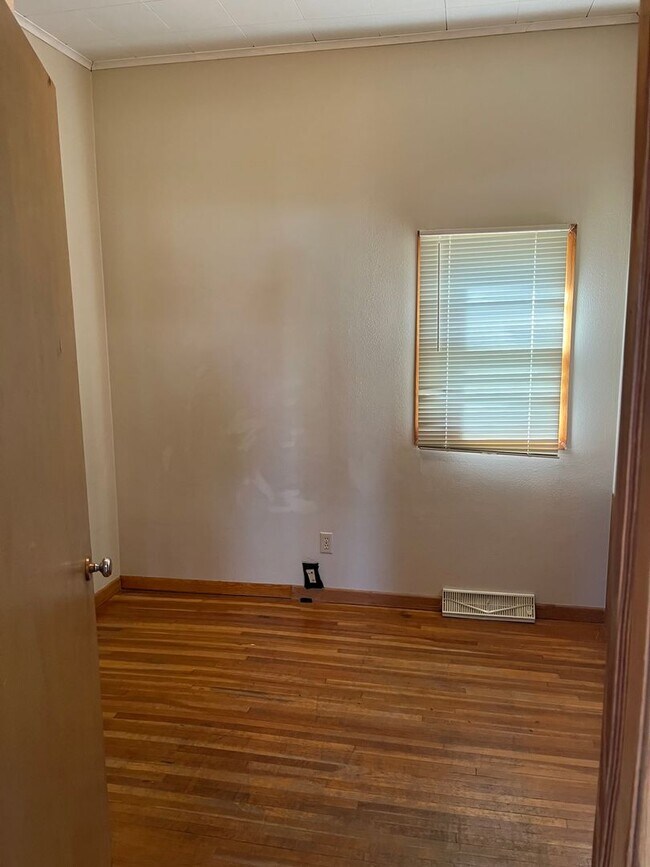 Building Photo - 4 Bedroom/2 Bath House For Rent in Harrisburg, SD!!