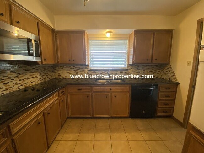Building Photo - 1237 Mill Valley Dr