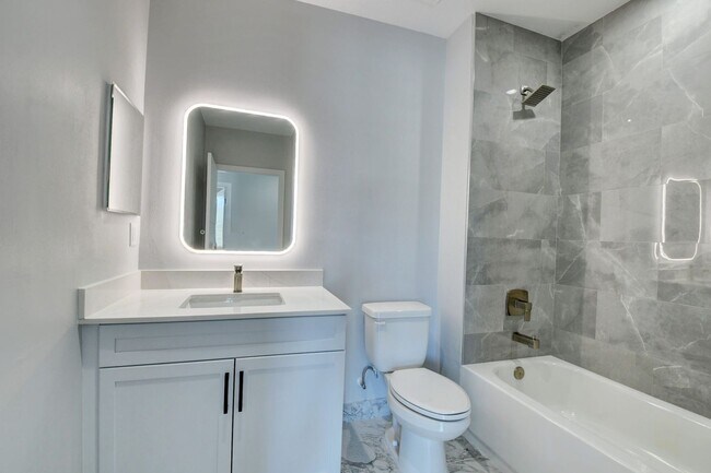 Building Photo - Yamato Villas Townhomes - Boca Raton