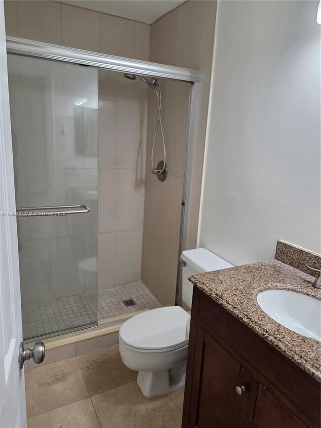 Building Photo - 460 Lakeview Dr