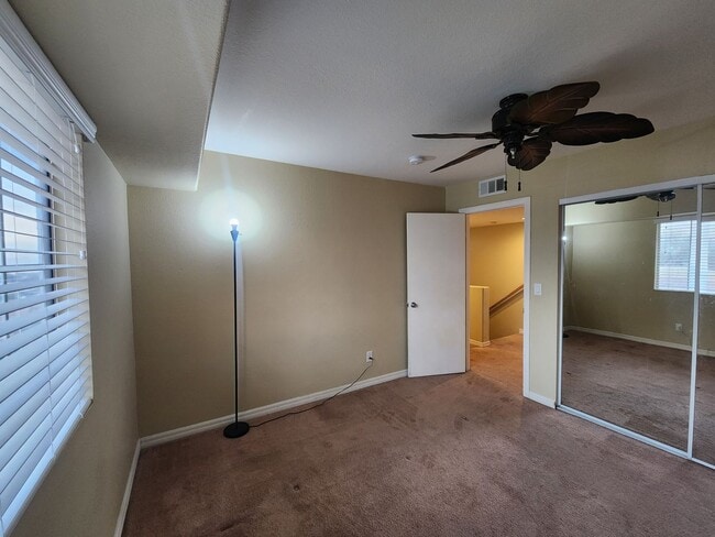 Building Photo - Modern Comfort in the Heart of Summerlin!