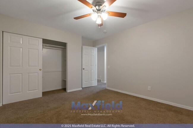 Building Photo - Beautiful 6BD, 3.5BTH, 3GAR Home in Cranberry Hills