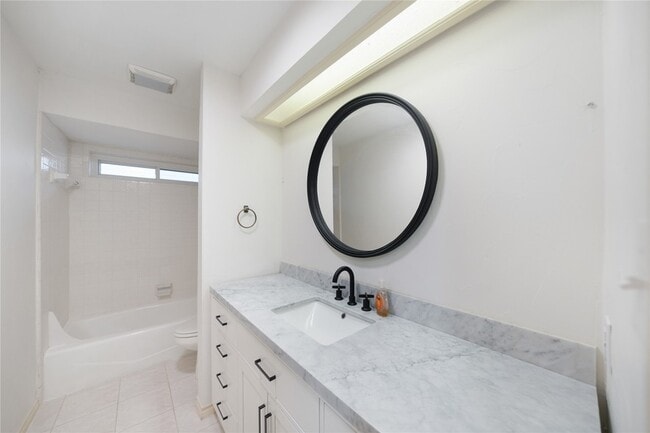 Building Photo - 3609 Brookshire Dr