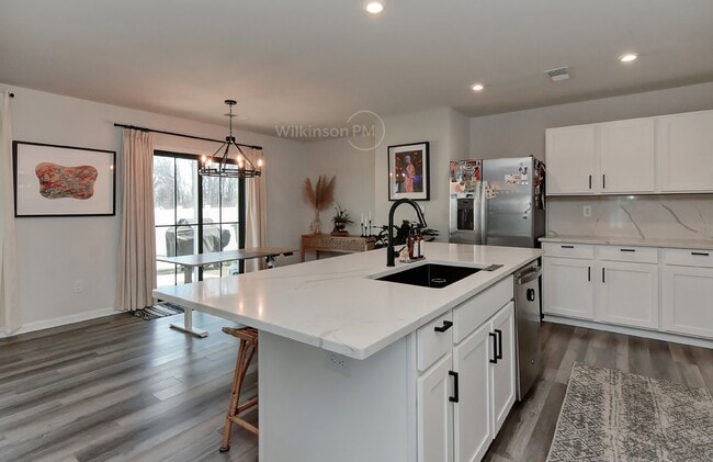 Building Photo - Stunning 4BD/2.5BTH 2-Story Single Family ...