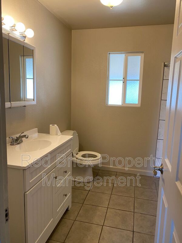 Building Photo - 2715 Trindade Rd