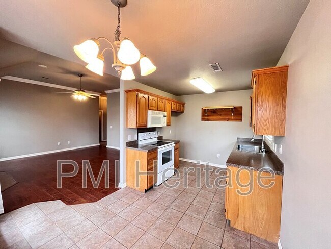 Building Photo - 683 Golden Meadow Ave