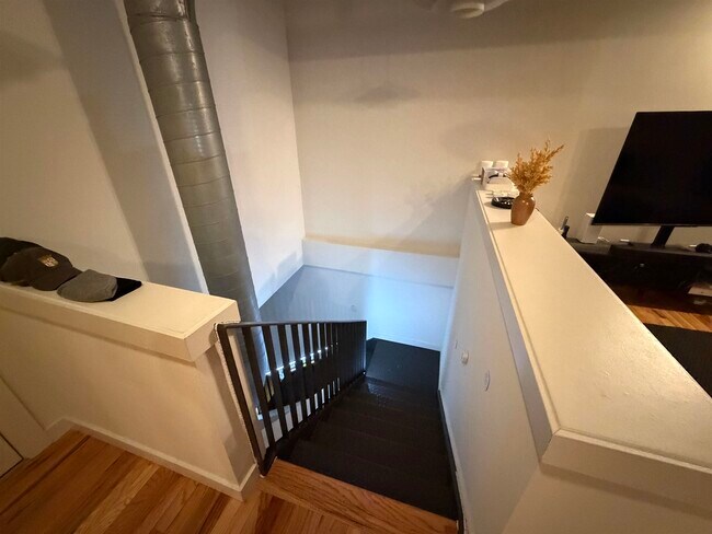 Building Photo - 1017 Jefferson St