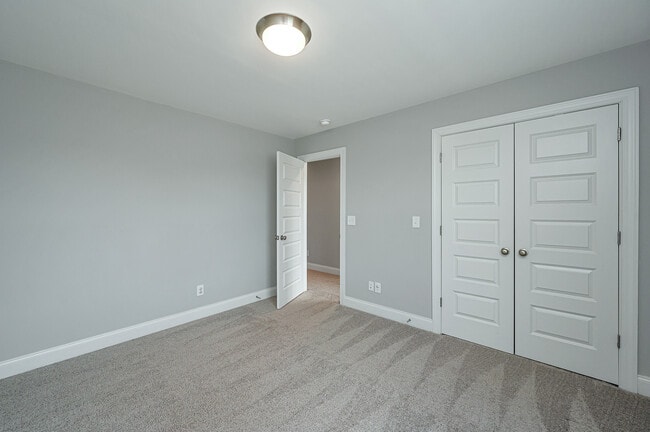 Building Photo - 60 Sumter Wy