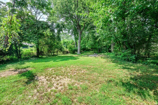 Building Photo - 117 N Hillsdale Dr