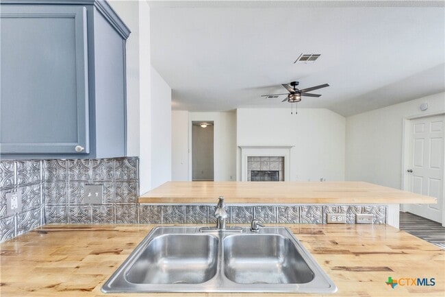 Building Photo - 1103 Madison