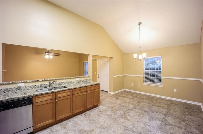 Building Photo - 4827 Wolfcreek View