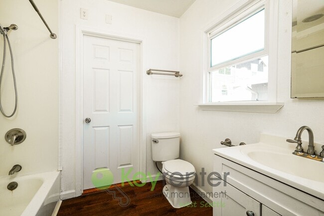 Building Photo - Spacious 4-Bedroom Seattle Home with Bonus...