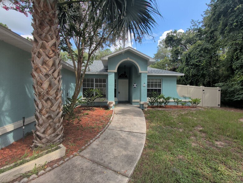 Building Photo - 138 W Navarro Pl