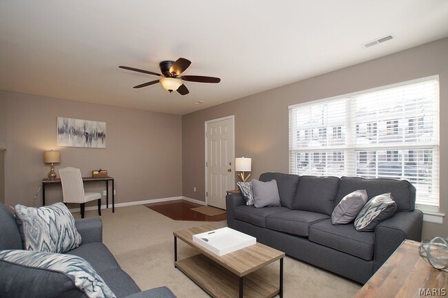 Building Photo - 307 Shady Rock Ln