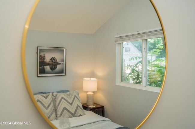 Building Photo - 9 Bolster Ln NE