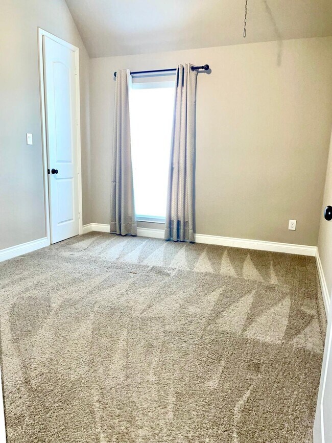 Building Photo - 10902 Kennowy Ct