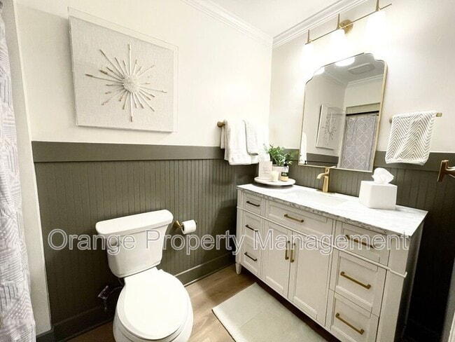 Building Photo - 328 Wellington Way