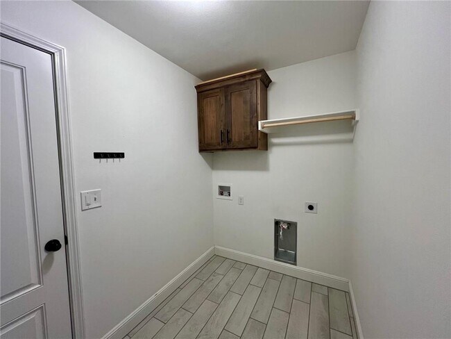 Building Photo - 1011 Sundance Ln