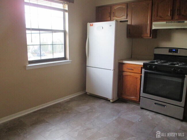 Building Photo - 1406 Woodbridge Commons Way