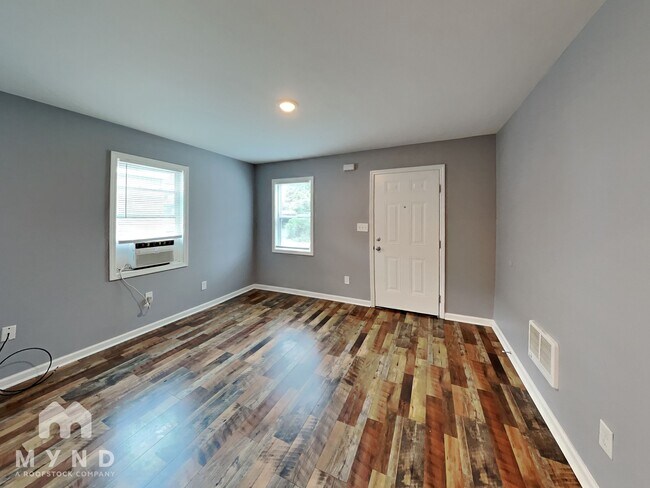 Building Photo - 736 N Montgomery St