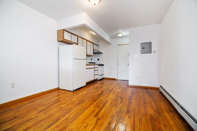 Primary Photo - 29 Orchard St