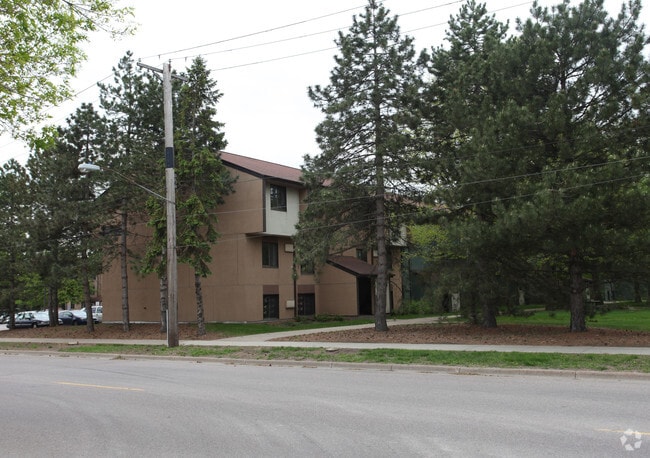 Building Photo - Como Student Community Cooperative