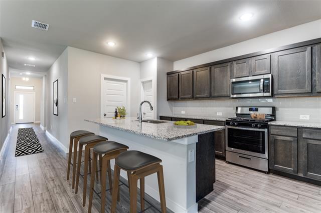 Building Photo - 2413 Spring Side Dr