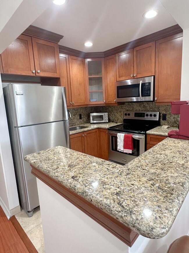 Building Photo - 14 Westbury E