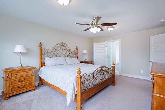 Building Photo - Room to Spread Out! 4BR, 3.5BA Home Near Liberty Creek Schools