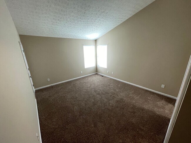 Building Photo - Beautiful 3 Bed 3 Bath Home For Rent!