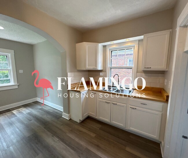 Building Photo - Spacious 3-Bedroom Home with Central Air & Garage in Dayton