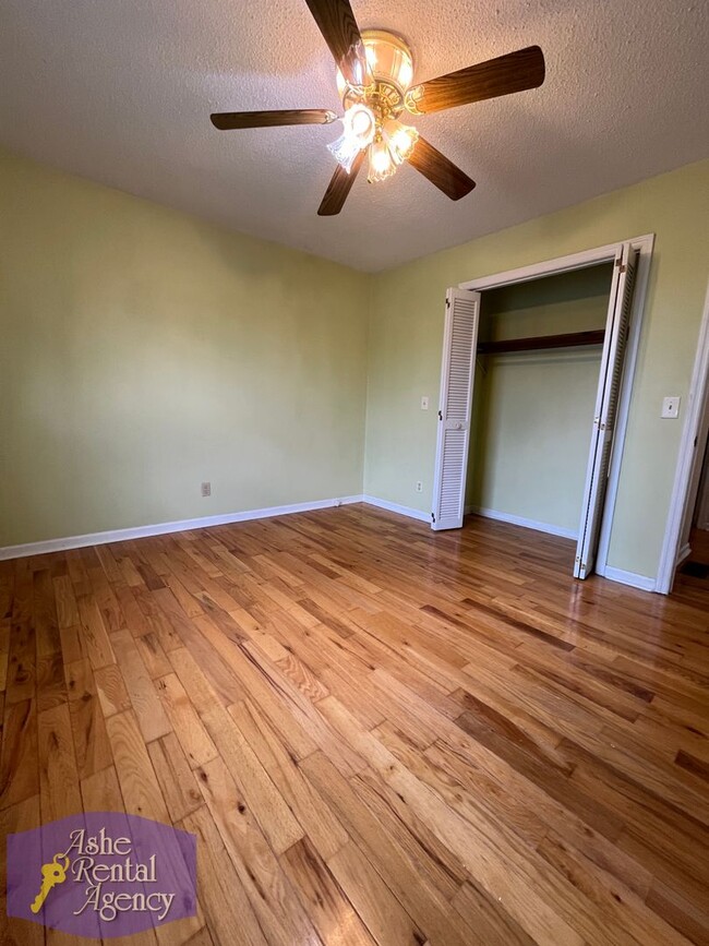Building Photo - Charming 3bd/2ba House In West Jefferson