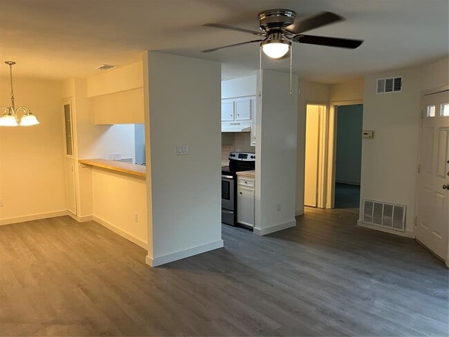Building Photo - 10616 Mellow Meadow Dr
