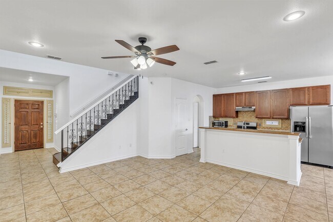 Building Photo - 9813 Sandhill Dr