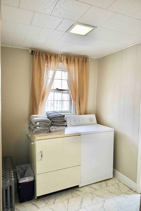 Laundry Room - 208 Walnut St