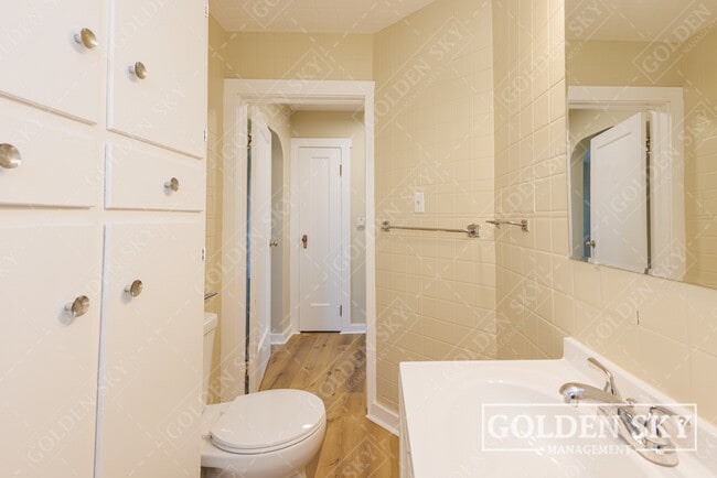 Building Photo - 4613 S Madison St