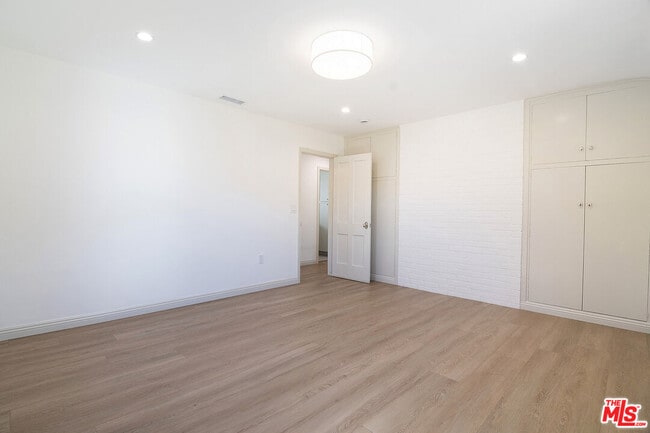 Building Photo - 3268 Butler Ave