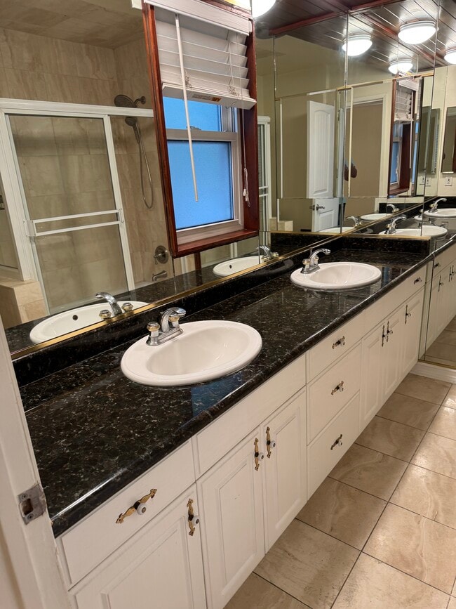 Building Photo - 11370 W Sunset Blvd