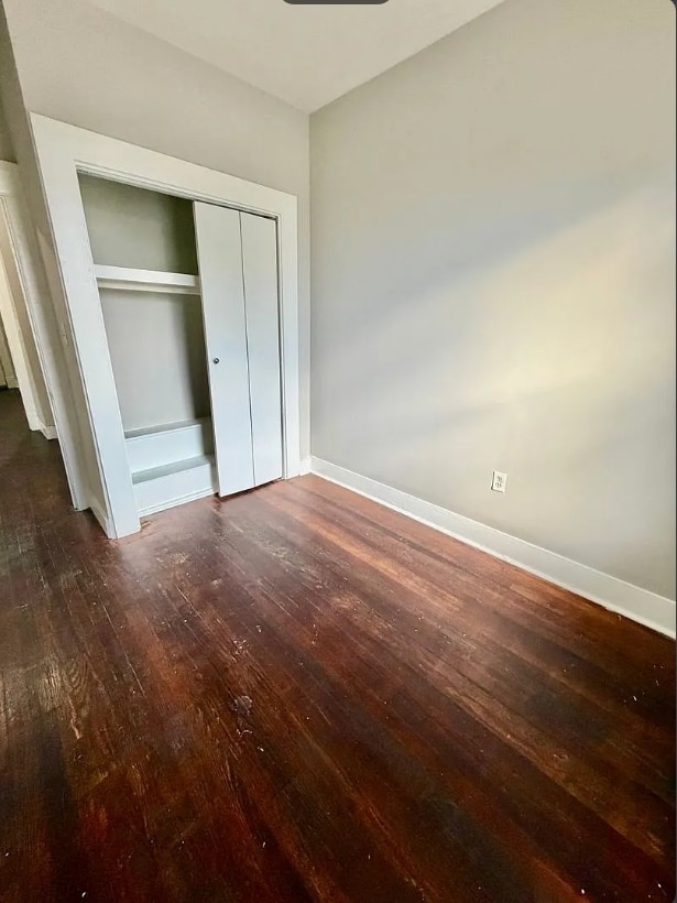 Building Photo - 4 Bedroom with 3 Bathrooms