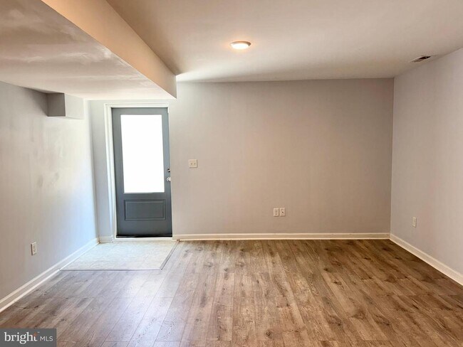 Building Photo - 206 Cranes Corner Rd