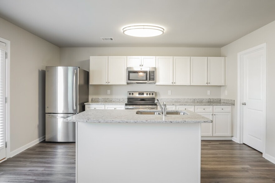 Building Photo - 317 Nutwood Trce