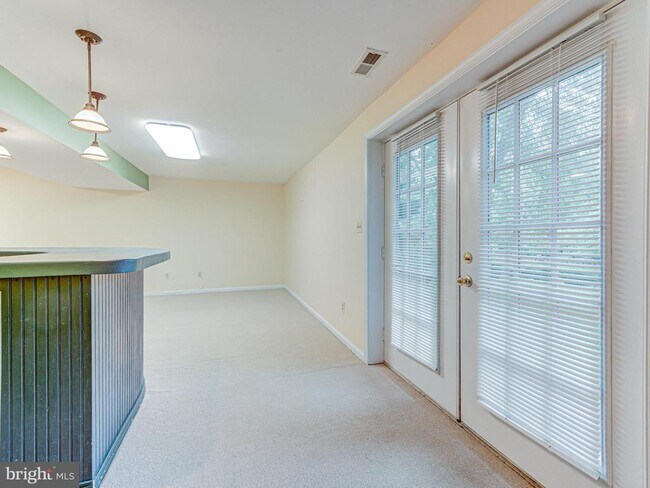 Building Photo - 817 Santmyer Dr SE