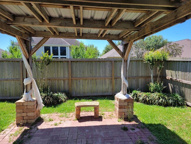 Building Photo - 5534 Stoneridge Ct