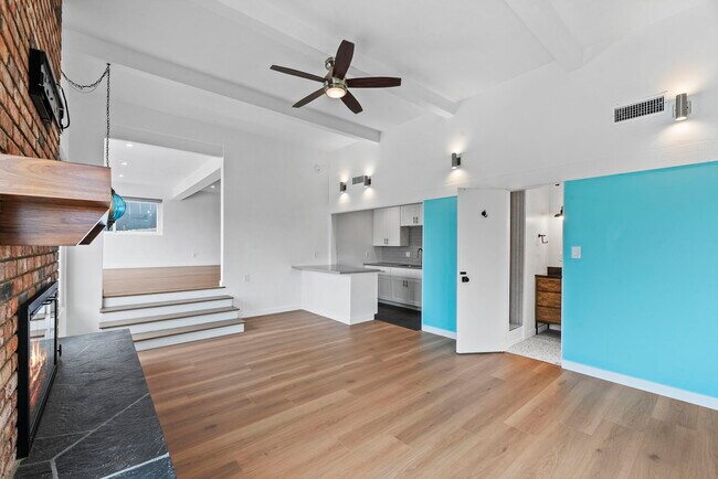 Building Photo - 7512 Rindge Ave